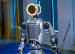 波士顿动力推出全电动Atlas机器人，展示卓越灵活性与平衡力