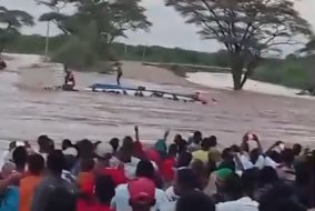 肯尼亚一艘载有多人的船只倾覆